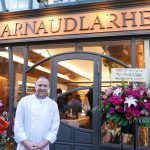 パリで人気のパティスリー「アルノー・ラエール」日本初となる路面店を広尾にオープン！燻製ショコラの新作情報も！